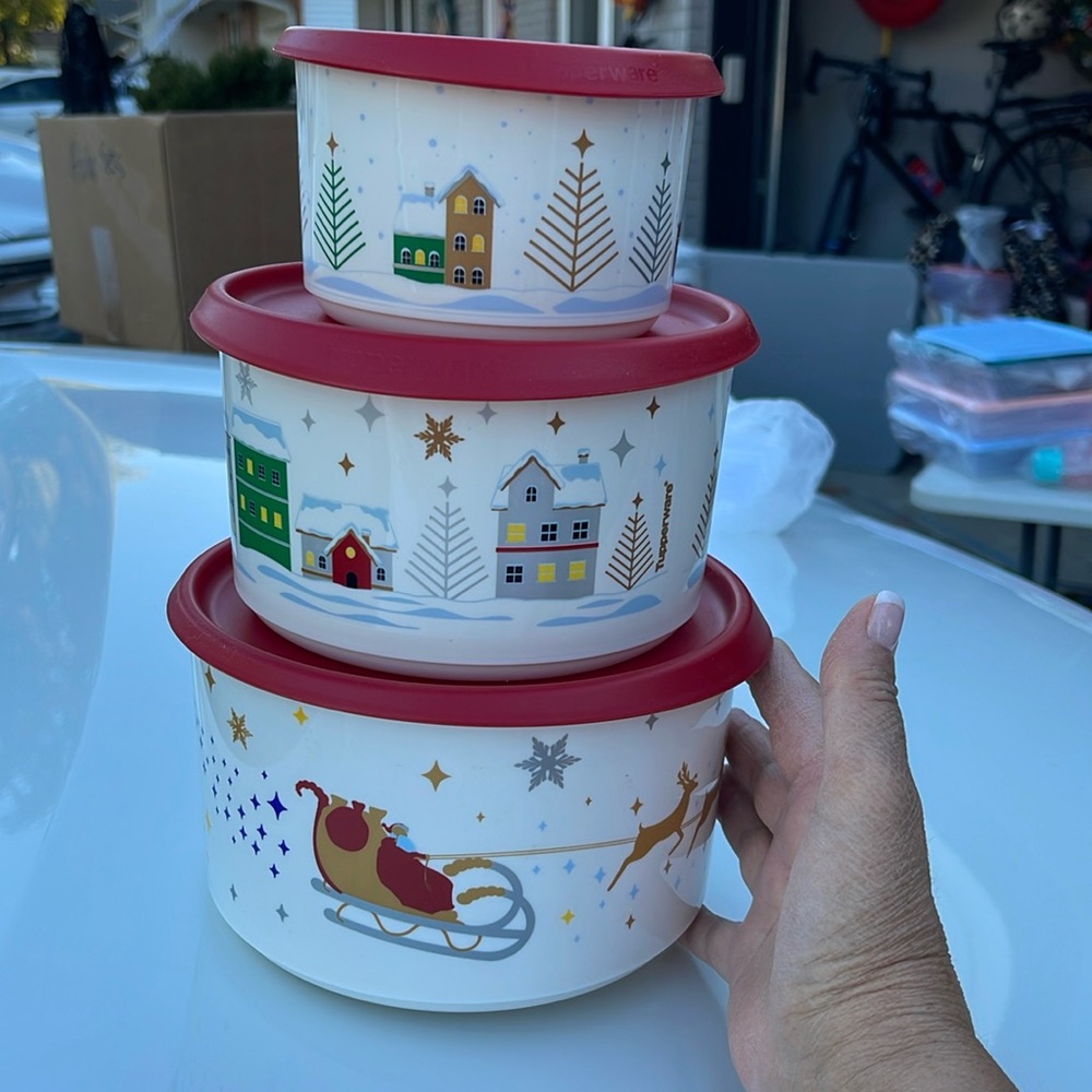 NWT 3 Christmas Canister Set with the One Touch Seals.